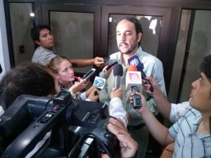 Hay dos agendas, la de los trabajadores y la de los buitres