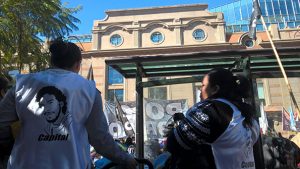 Ahora: desocupados acampan en el Ministerio de Espacio Publico de CABA