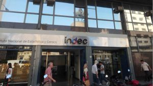 “El Indec refuta la reactivación”“