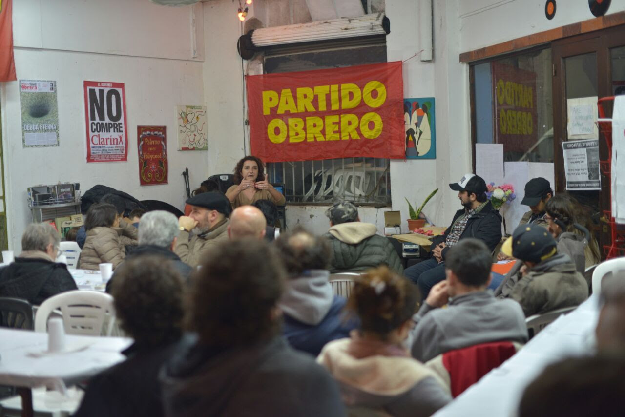 “El FIT defiende de manera integral el programa del movimiento de mujeres”