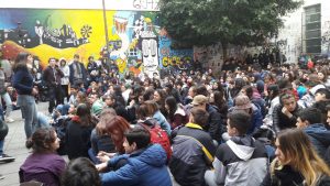 Marchan al Ministerio de Educación en rechazo a la reforma