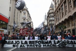 En las calles contra la reforma laboral