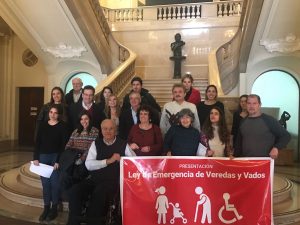 “El Estado transfiere a los vecinos el desquicio de las veredas porteñas»