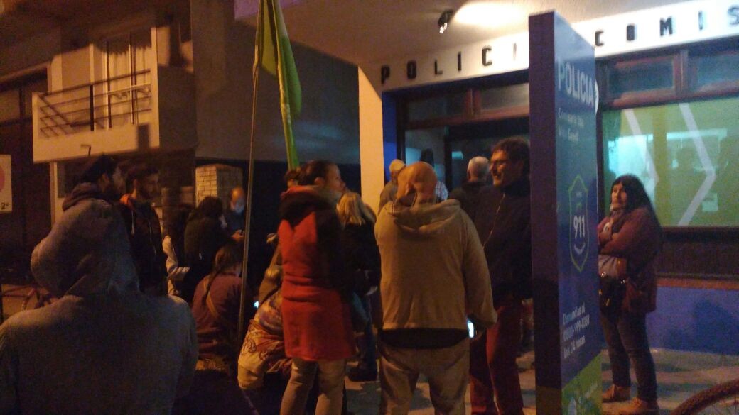 Villa Gesell: liberaron a los militantes del Partido Obrero y del Frente de Izquierda detenidos por una pintada