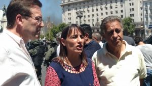 “La caída de la sesión es un triunfo popular, ahora la CGT debe sostener el paro”