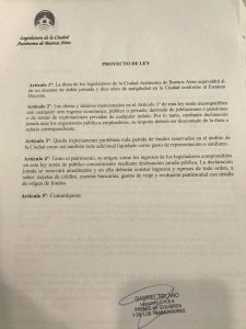 “Un legislador debe ganar igual a un docente de doble jornada”