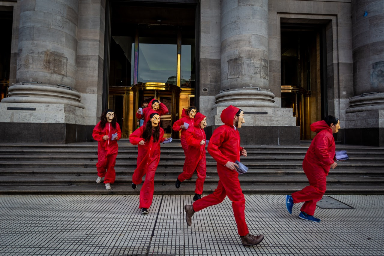 Casa de Papel:¿robar un banco? mejor, nacionalizar la banca!