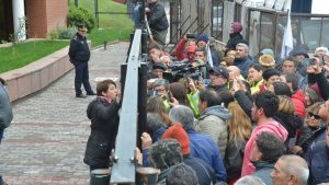 Intendente de Cambiemos quiere procesar a concejala del FIT por su rechazo a la reforma previsional