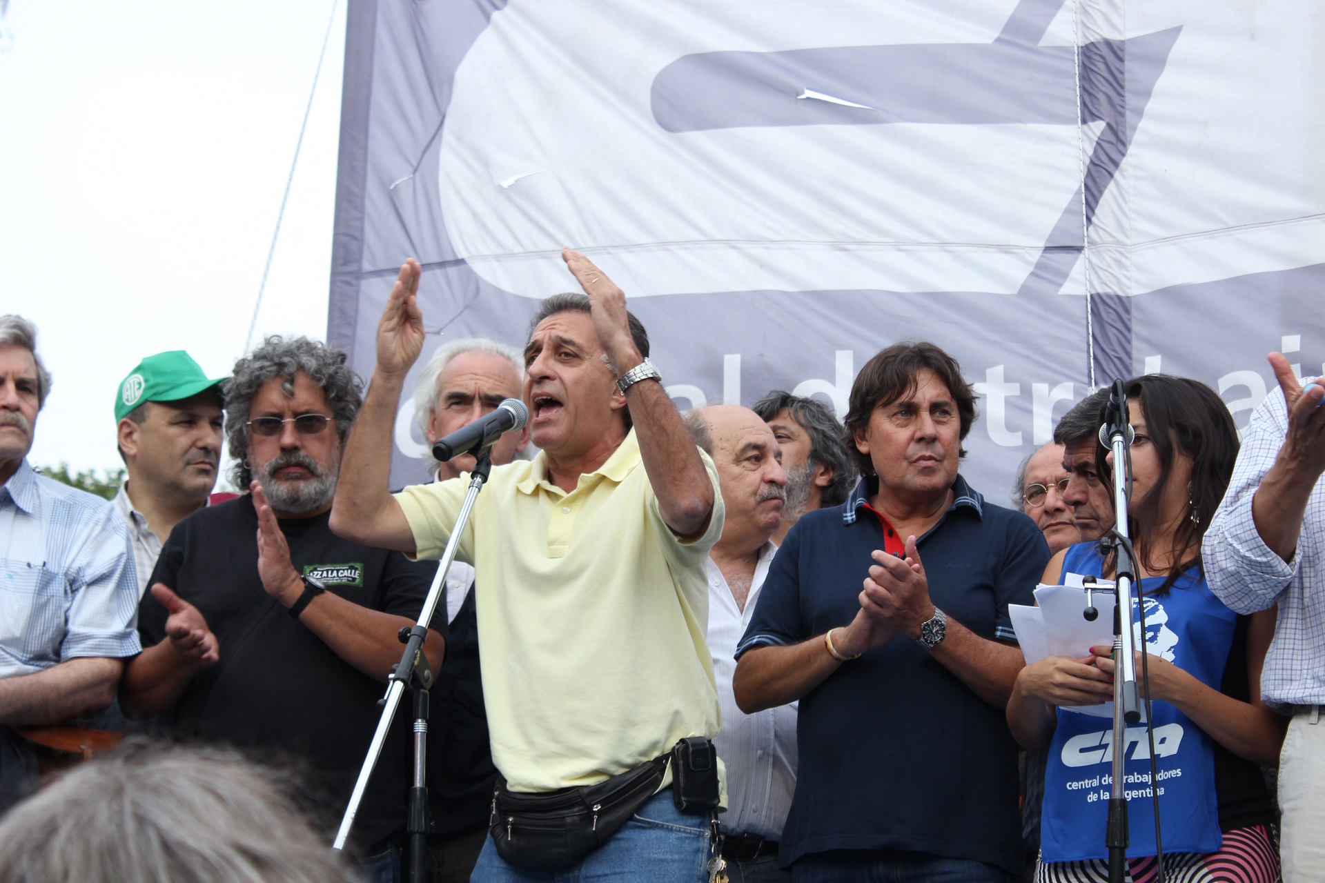 Pitrola en Plaza de Mayo: “Capitanich coincide con Macri para negar la reapertura de paritarias y el bono de fin de año”
