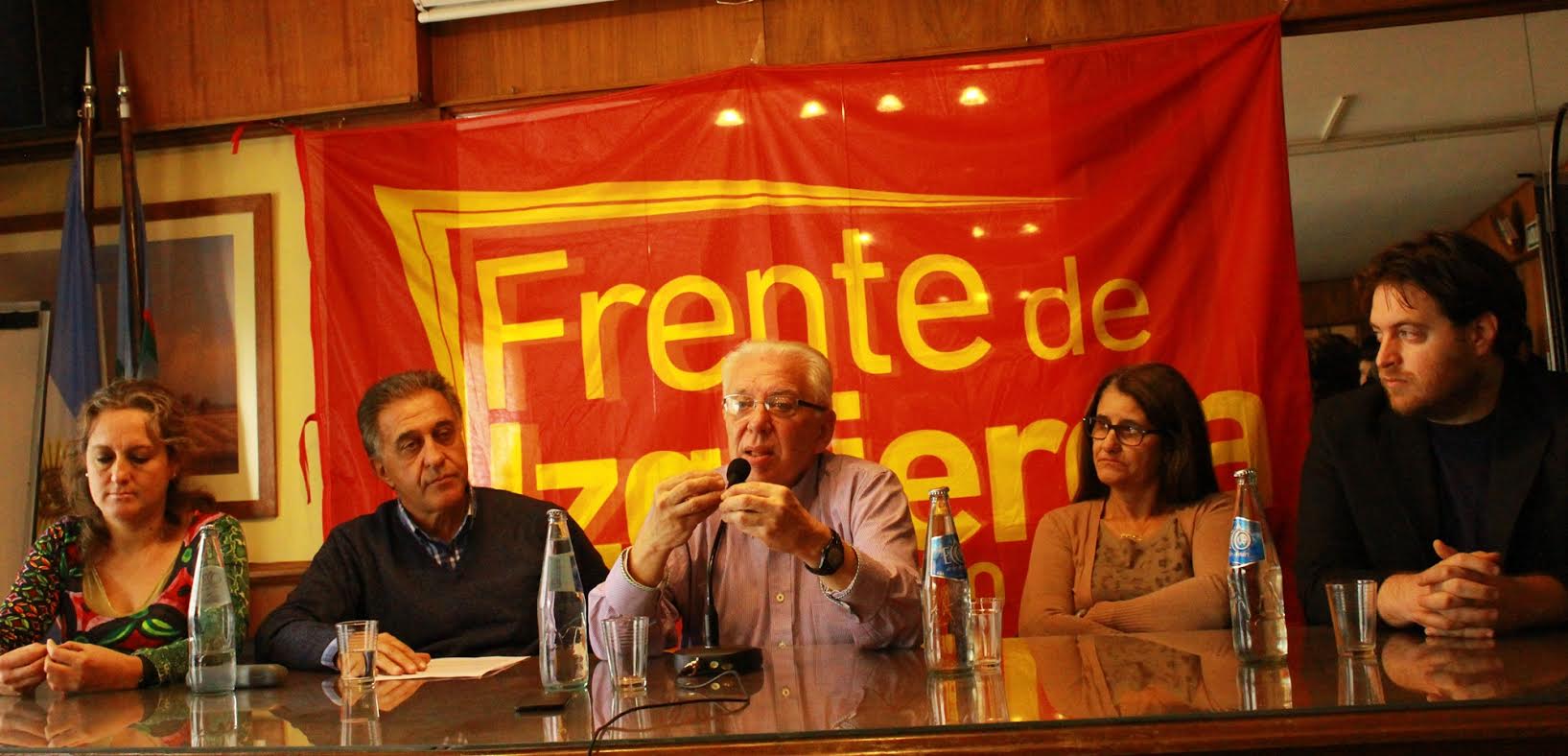 Conferencia de prensa en La Plata, presentación de los candidatos del Partido Obrero