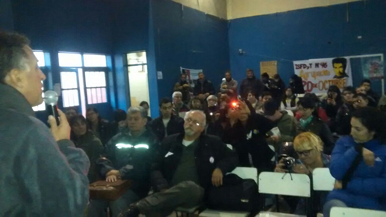 Pitrola en Encuentro Educativo en La Matanza : “La educación pública pasa su peor momento con Scioli y el kirchnerismo”
