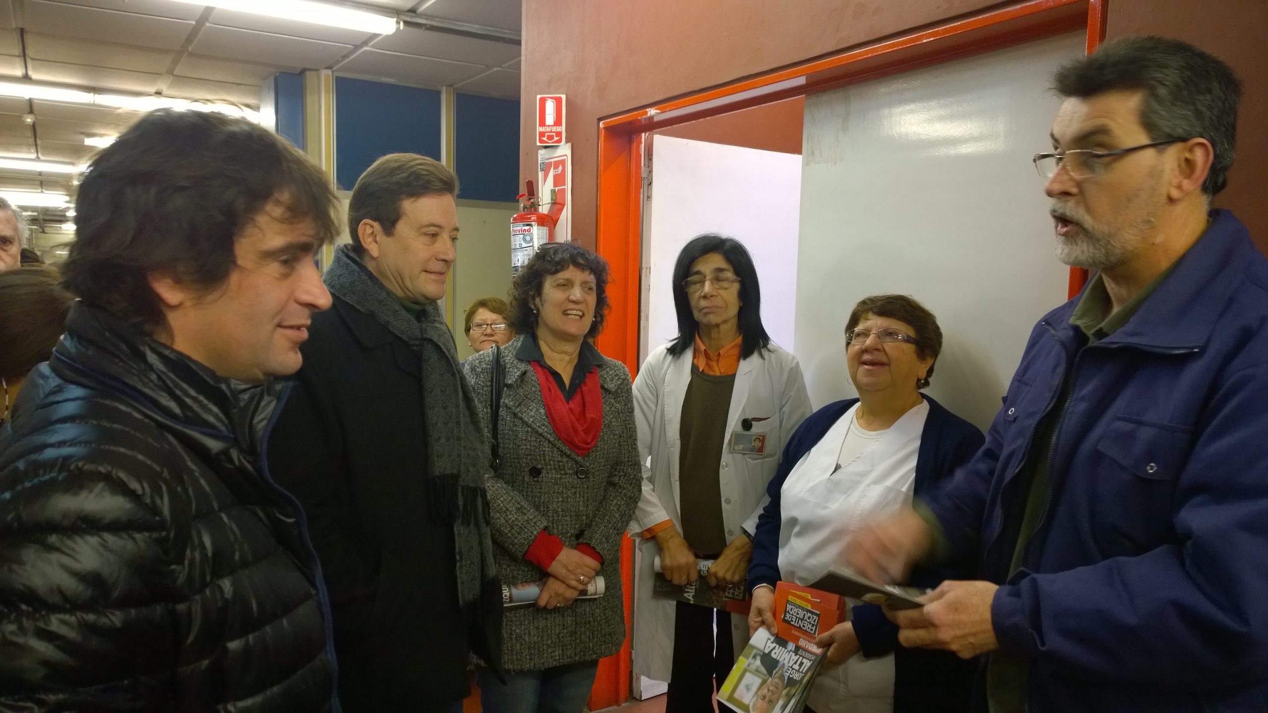 Gabriel Solano recorrió el Garraham junto a candidatos del FIT