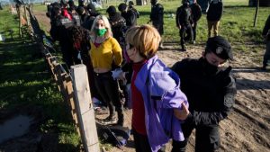 Denuncian abusos y persecución durante el desalojo de Guernica