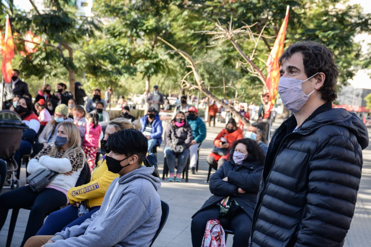 Gabriel Solano y Vanina Biasi recorrieron los barrios populares de la Ciudad de Buenos Aires