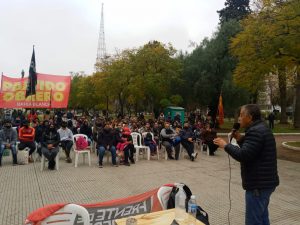 Néstor Pitrola en Bahía Blanca: «No hay tal voto al mal menor con este peronismo de los bancos, los exportadores y el FMI»