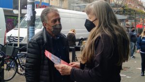 Néstor Pitrola desde Berazategui insistió: «El único voto útil es el que enfrenta a los candidatos del FMI y el único voto bronca es al FIT Unidad, la abstención es regalarles el poder»