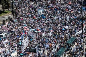 Por una salida de los trabajadores