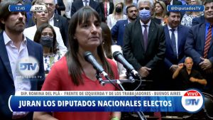 Murmullo en el recinto ante el juramento contra el pacto con el FMI de Romina Del Plá