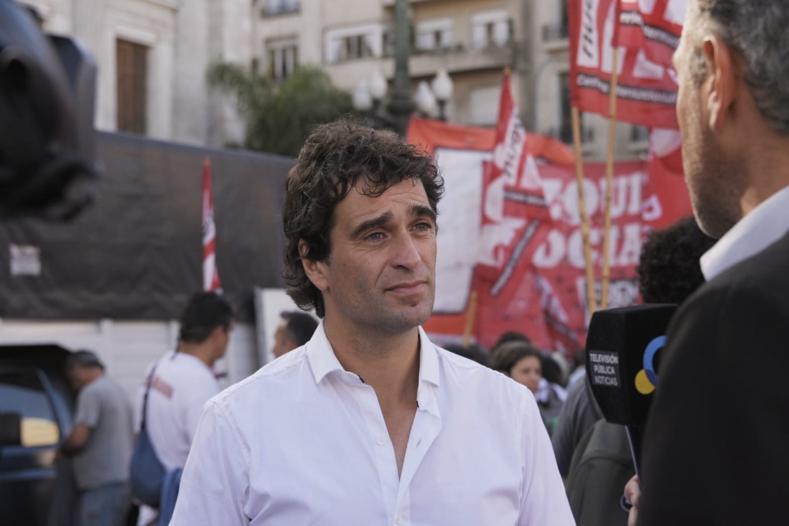 Solano le responde a Marra en la Legislatura: “No vengo a defenderme a mí, sino al derecho del pueblo argentino a manifestarse”