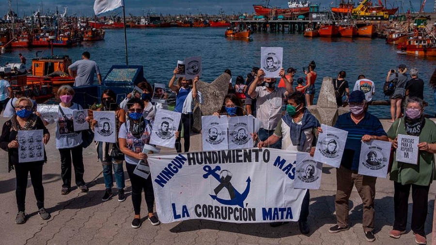 Día Nacional de los Trabajadores Caídos y Desaparecidos en el Mar en memoria de las víctimas del hundimiento del buque Repunte