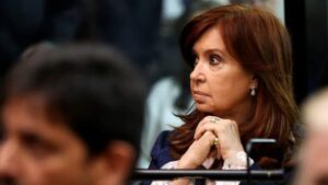 Corruptela y persecución, las dos caras de un régimen en descomposición