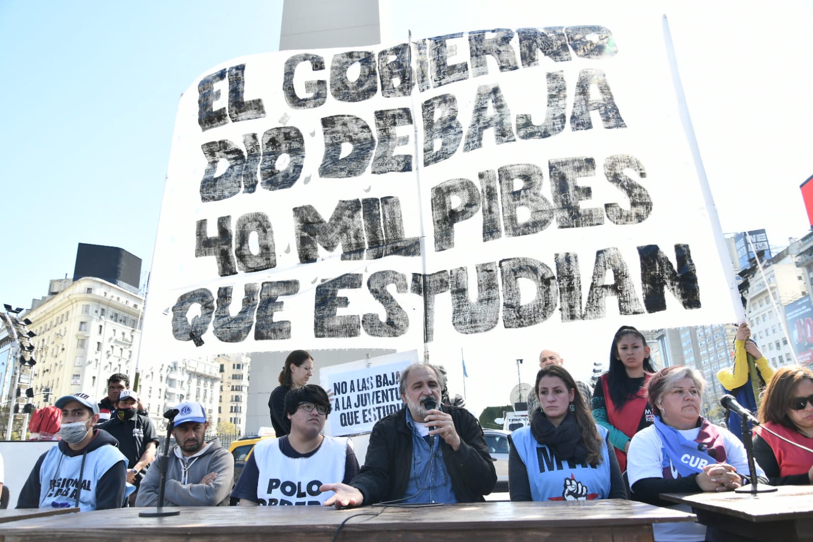 Acampe en Obelisco contra el recorte de Massa y Zabaleta de  40.000 Potenciar Trabajo a estudiantes