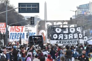 Apoyemos la lucha por trabajo y contra el hambre