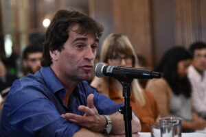 Solano: «Proponemos que el 50% del presupuesto de publicidad de CABA se destine a la recomposición salarial de residentes y concurrentes»