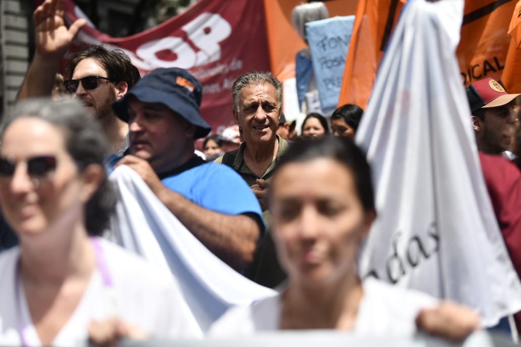 Nestor Pitrola: “La Marea Blanca que gana las calles en todo el país contra el ajuste antisalarial muestra que los trabajadores no están dispuestos a pagar el ajuste”