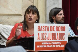 Romina Del Plá: “Massa tiene que dar explicaciones sobre el saqueo al Anses»