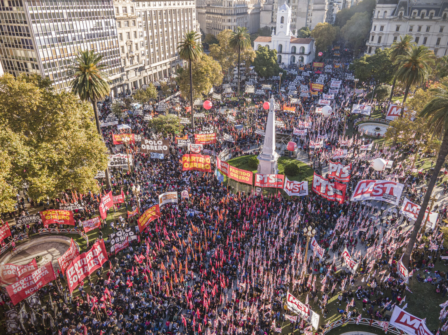 Organicemos la lucha contra Milei en todos los terrenos