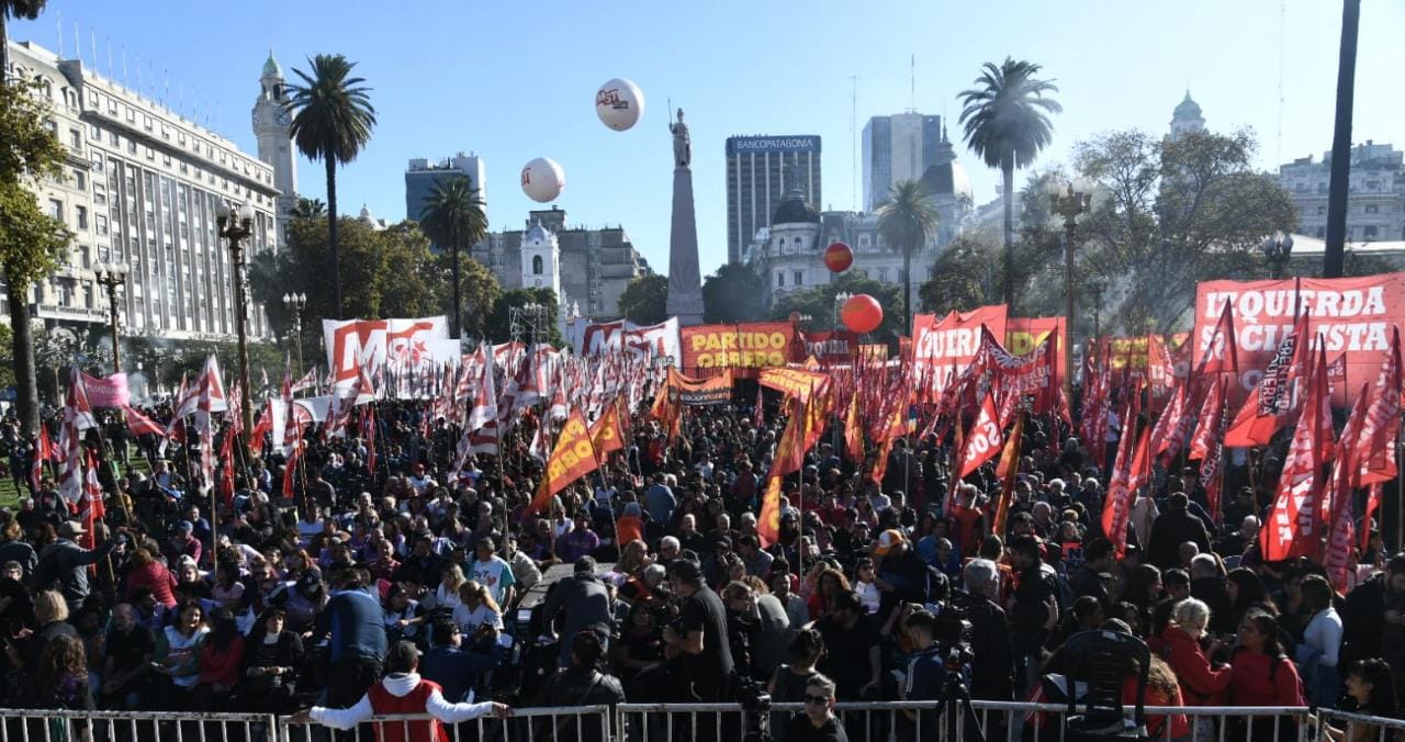 Gabriel Solano: “Solo la izquierda puede impedir que el derrumbe del gobierno lo capitalice Milei”