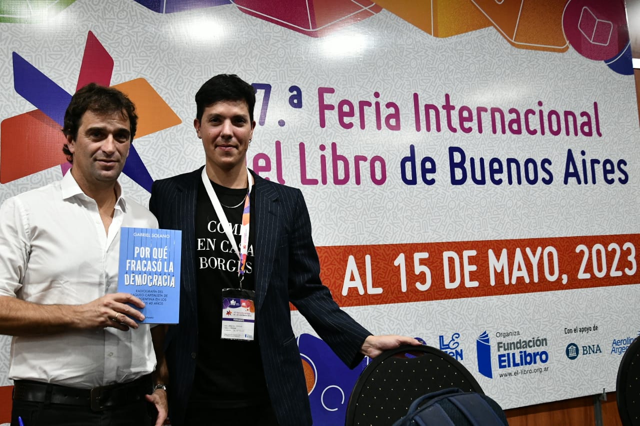 Gabriel Solano presentó en la Feria del Libro “Por qué fracasó la democracia”