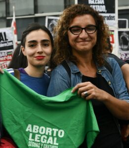 Charla en la Feria del Libro con Vanina Biasi y Tatiana Fernández Martí: «La crisis educativa en la Ciudad de Buenos Aires»