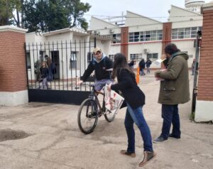 Romina Del Plá en Ezeiza: «Mientras los Granados se reúnen con la patronal de Gilera, nosotros difundimos el programa obrero y socialista entre los trabajadores»