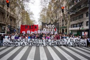 Gabriel Solano: “Esta plaza colmada es una demostración de la lucha contra el ajuste y una advertencia a los fachos como Milei”