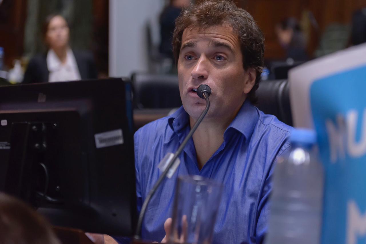Gabriel Solano repudió el acto convocado por Victoria Villarruel en la Legislatura y denunció que Milei prepara las condiciones para un indulto a los genocidas
