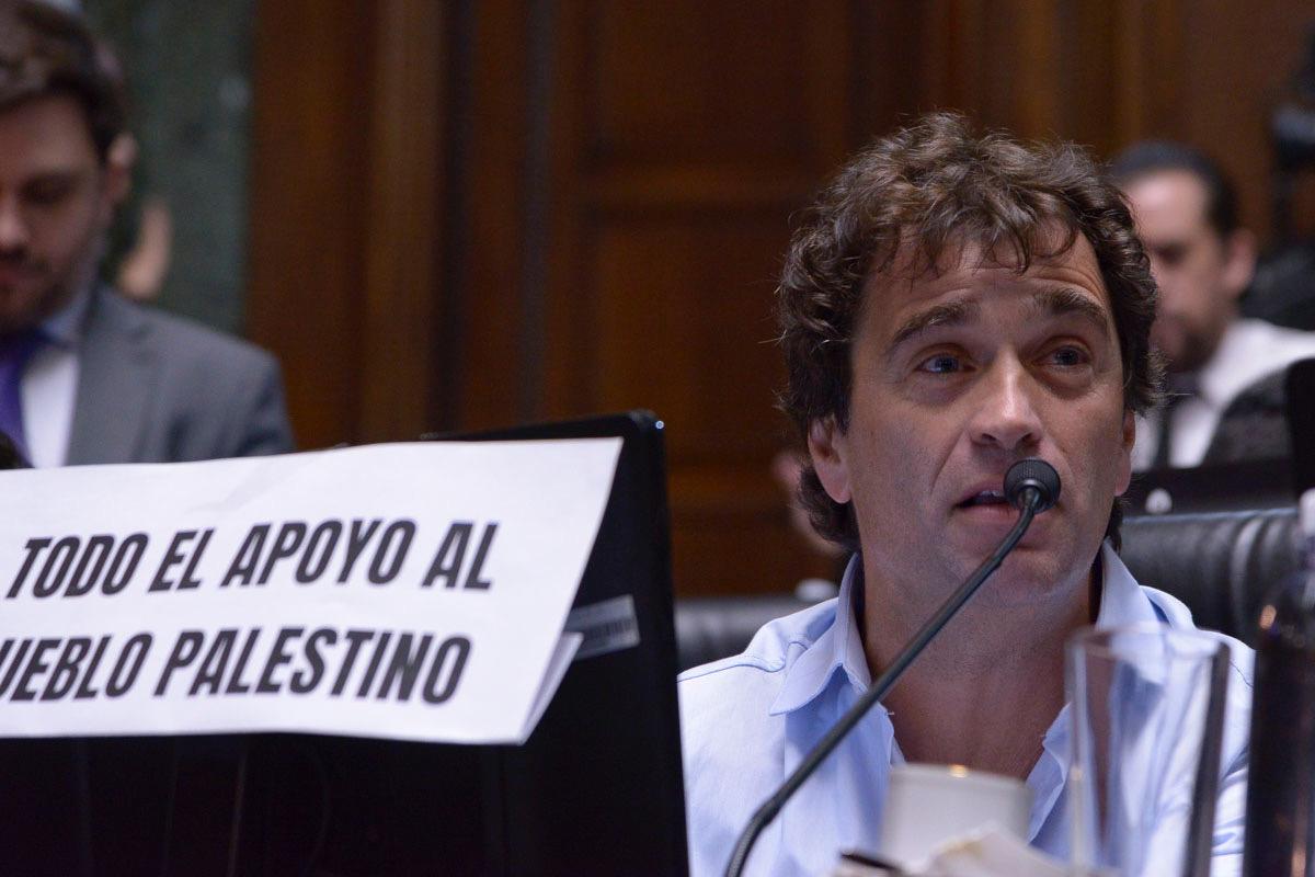 Gabriel Solano: “El gobierno argentino debe reclamarle a Israel un alto al fuego y que proceda a un intercambio entre los presos políticos palestinos y los rehenes en manos de Hamas”