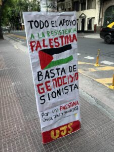 Seguiremos defendiendo la causa palestina, no a la censura