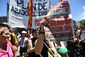 Pitrola y Solano: “Solamente con paro, piquetes y cacerolas los trabajadores vamos a derrotar el plan de ajuste y represión de Milei»