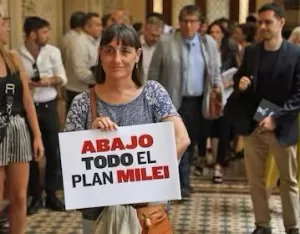 Romina Del Plá: “Rechazamos el DNU y todo el régimen de excepción, lucharemos hasta derrotarlo”