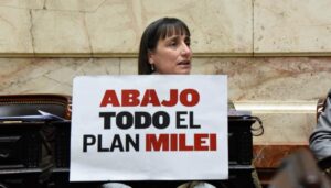 Romina Del Plá: «Al capital todo, al trabajador ni justicia. De eso se trata esta ley.»