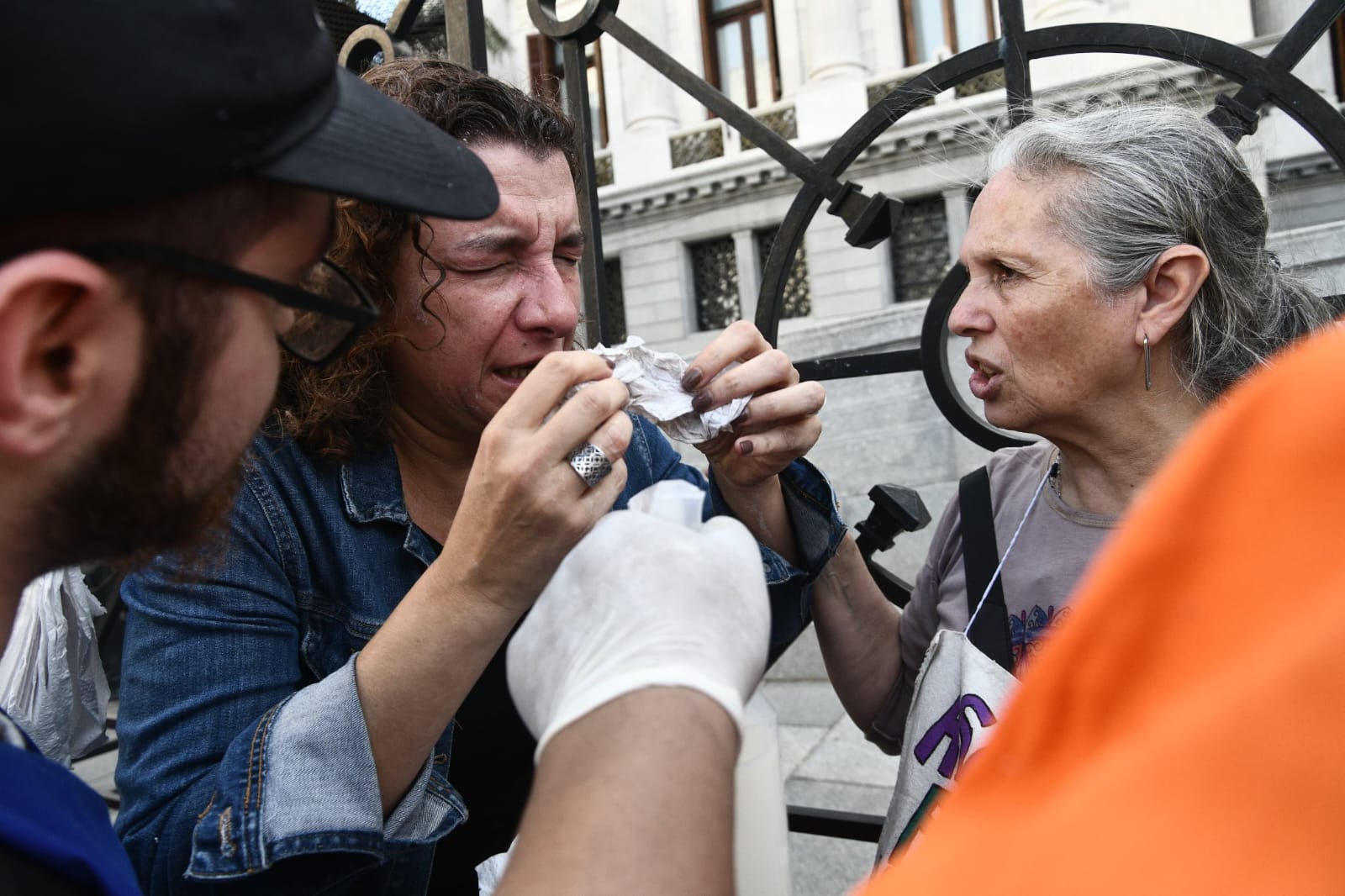 Vanina Biasi: “El gas que usa Bullrich para reprimir manifestantes, jubilados y diputados es un elemento de tortura. Tiene que ser sancionada penalmente”