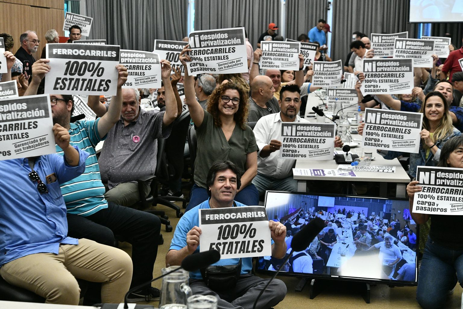 Presentación del Proyecto de Ley del FITU de Nacionalización del sistema ferroviario bajo control de trabajadores y usuarios