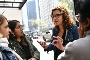 Vanina Biasi: «Los vecinos pagan los costos del abandono de los gobiernos»