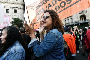 Vanina Biasi: “Ajustan a los jubilados para pagarle a los banqueros”