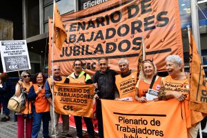 Néstor Pitrola: «La valiente lucha de los jubilados sacude el tablero: arrancó sesión por aumento y moratoria»