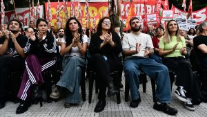 Vanina Biasi: «La derecha y el peronismo pelean para la tribuna pero votan la entrega de la Ciudad juntos, por eso la única oposición es el Frente de Izquierda»