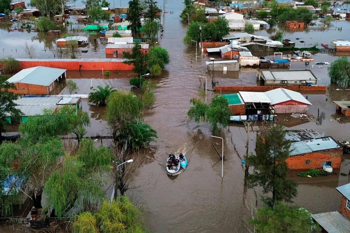 EMERGENCIA AMBIENTAL, HÍDRICA, SOCIAL, SANITARIA, ECONÓMICA, TERRITORIAL Y HABITACIONAL EN ZONAS AFECTADAS