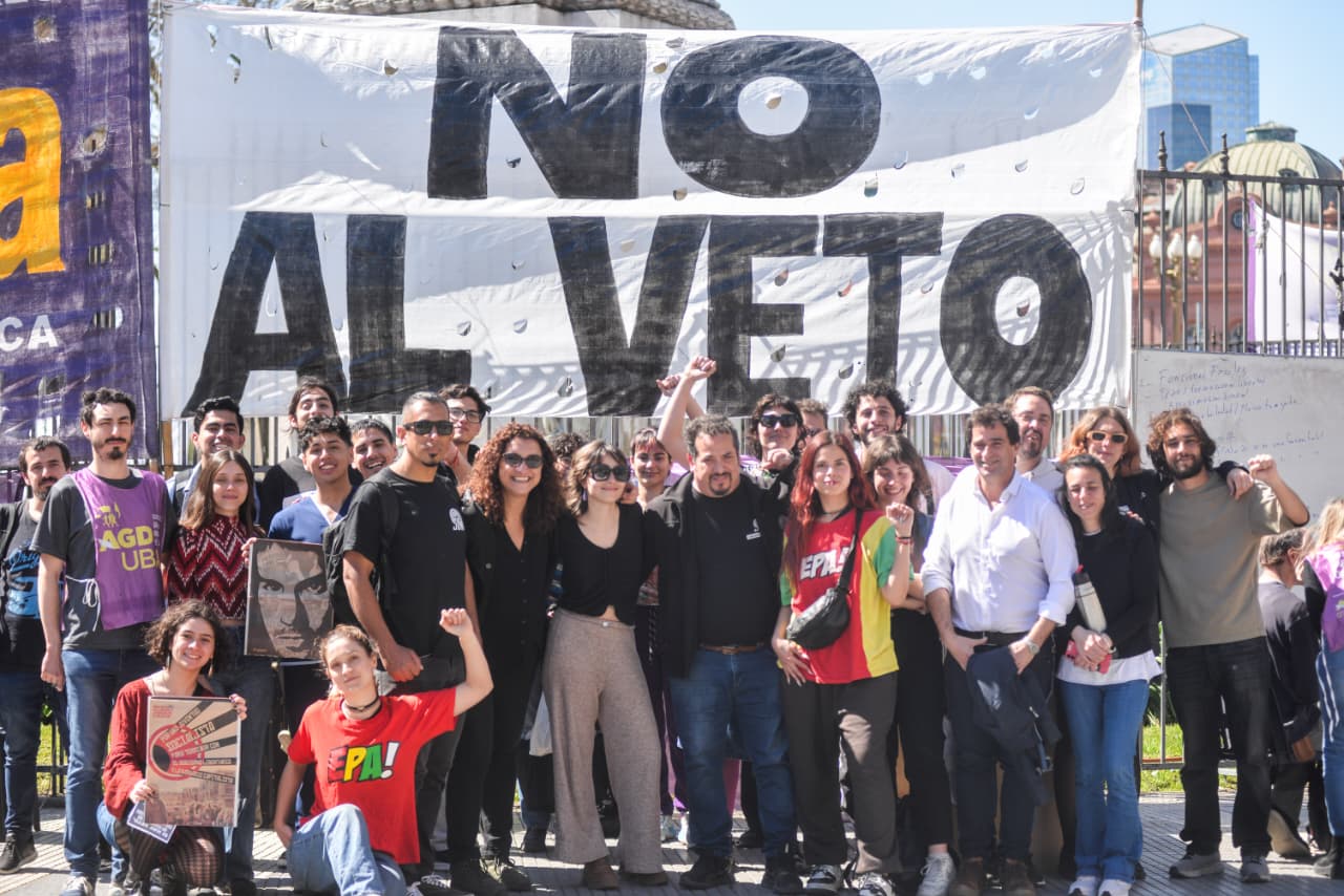 Solano desde Plaza de Mayo: «Si Milei veta, el pueblo en la calle va a vetar a Milei